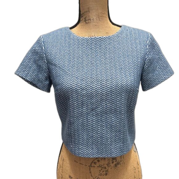 Alice + Olive Sarina Chevron Print Jacquard Crop Top Blue As Seen On TV Size XS - Picture 2 of 5